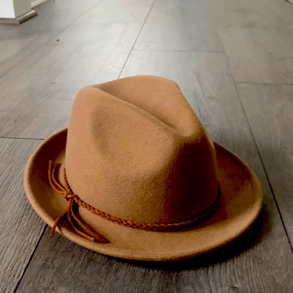 Brand new hat!! Don’t use anymore